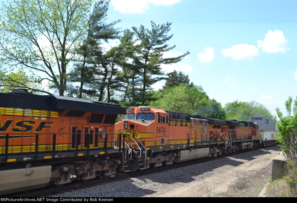 BNSF 5674